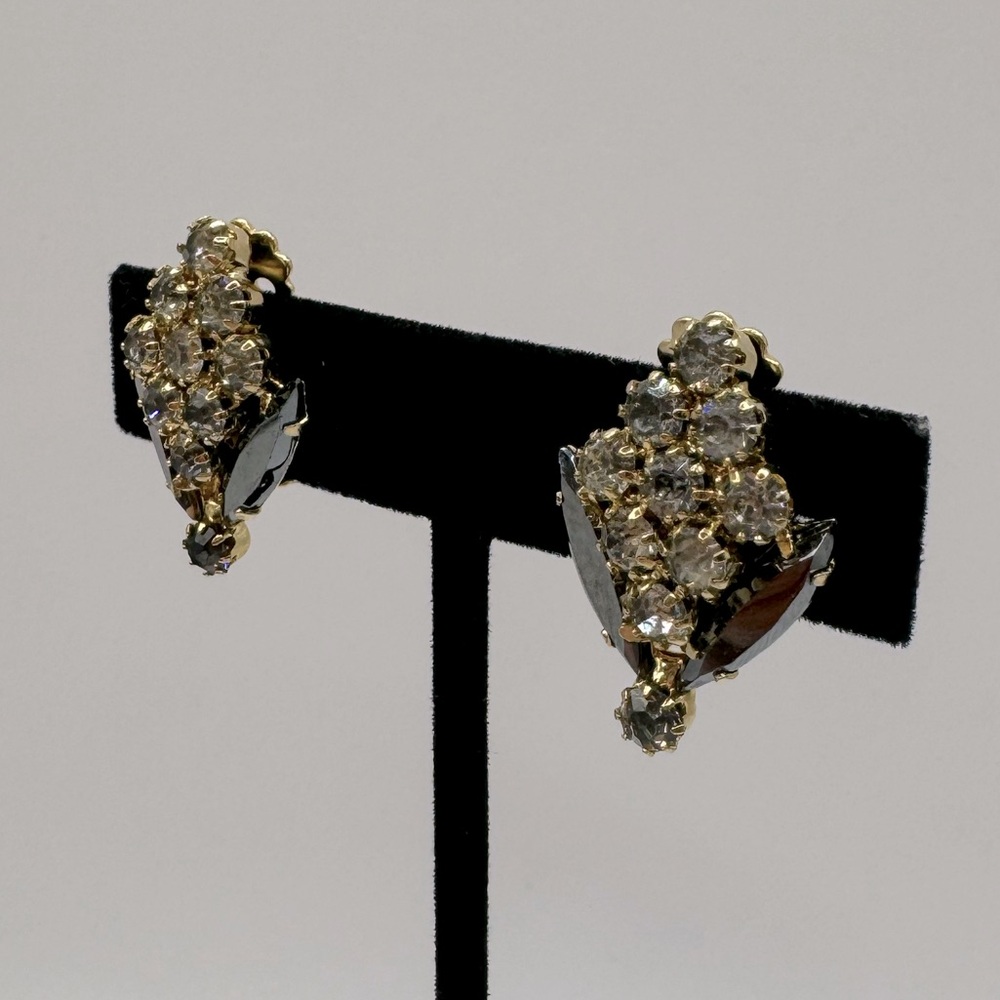VINTAGE Crystal Clip-On Earrings - Picture 5 of 14